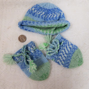 Hand Knitted NB-3 mo Baby hat and mittins